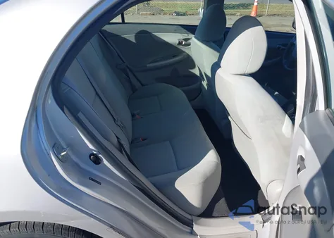 2010 Toyota Corolla Le z USA, uszkodzony, nr VIN 2T1BU4EEXAC257313